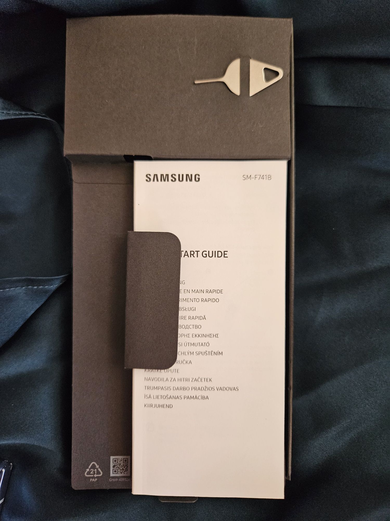 Смартфон Samsung Galaxy Z Flip6, 12GB RAM, 256GB, 5G, Blue