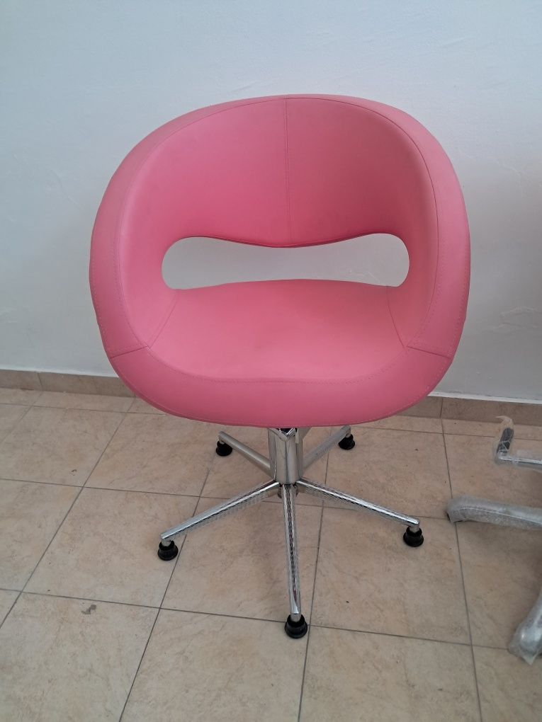 Розови фризьорски столове/Нови