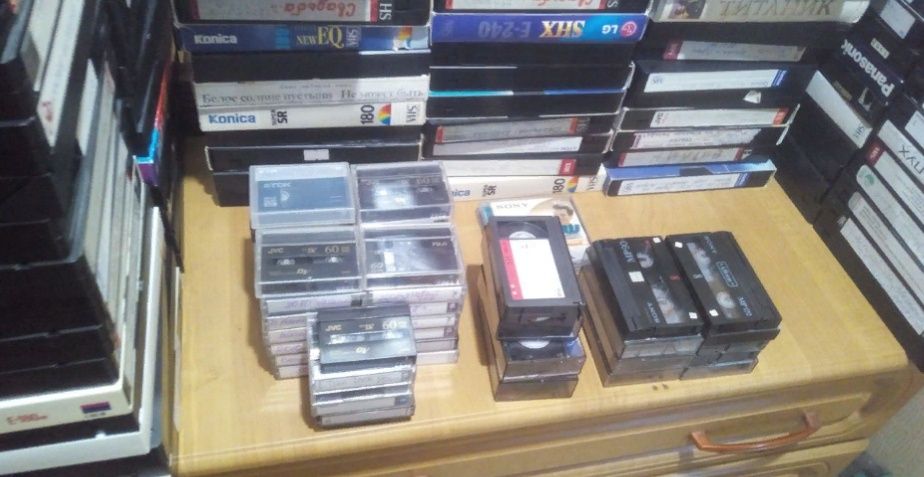VHS kassetalarni   Hard, Fleshka, va Telefonizga ham yoziberiladi