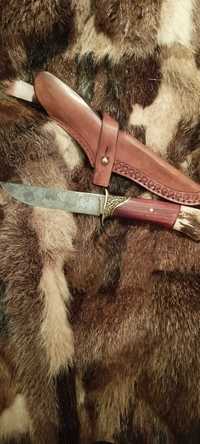 Ловен нож с кожена кания