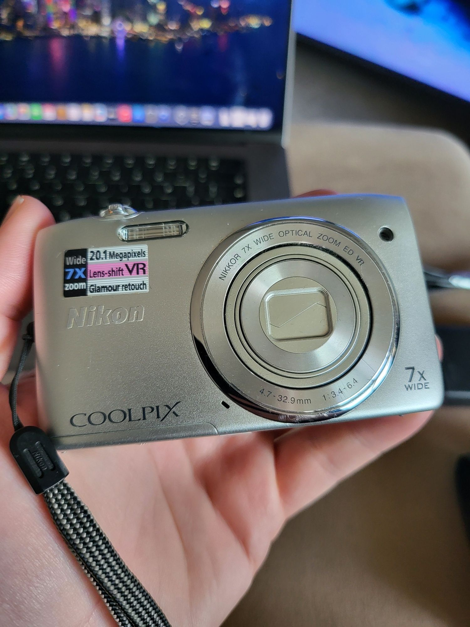 Nikon Coolpix S3500 перфектен