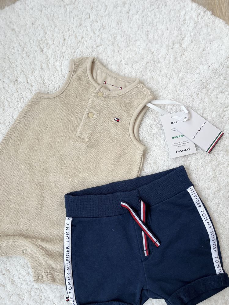 Бебешко боди и панталонки нови Tommy Hilfiger