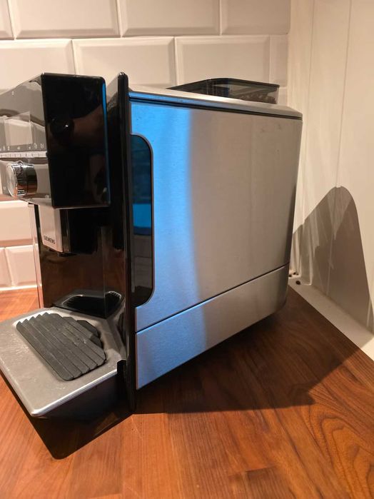 Expresor automat, aparat de cafea  Siemens EQ9 s300, inox