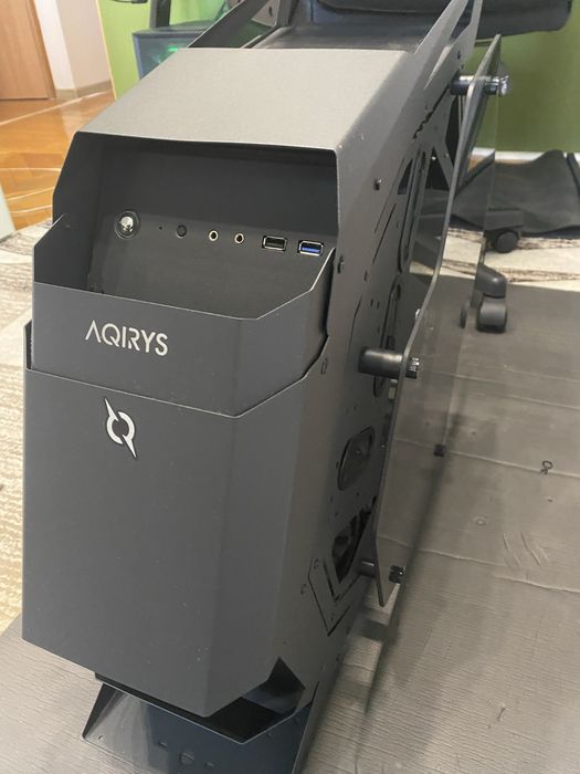 Carcasă PC Gaming Aqirys