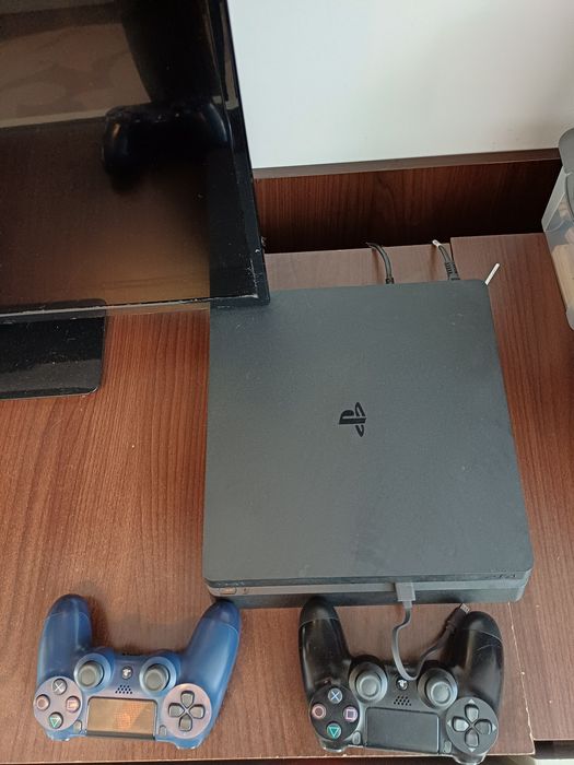 Playstation 4 slim