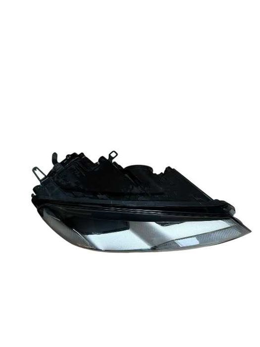 Far Dreapta Volkswagen Touareg 7P Cod 7P1941006