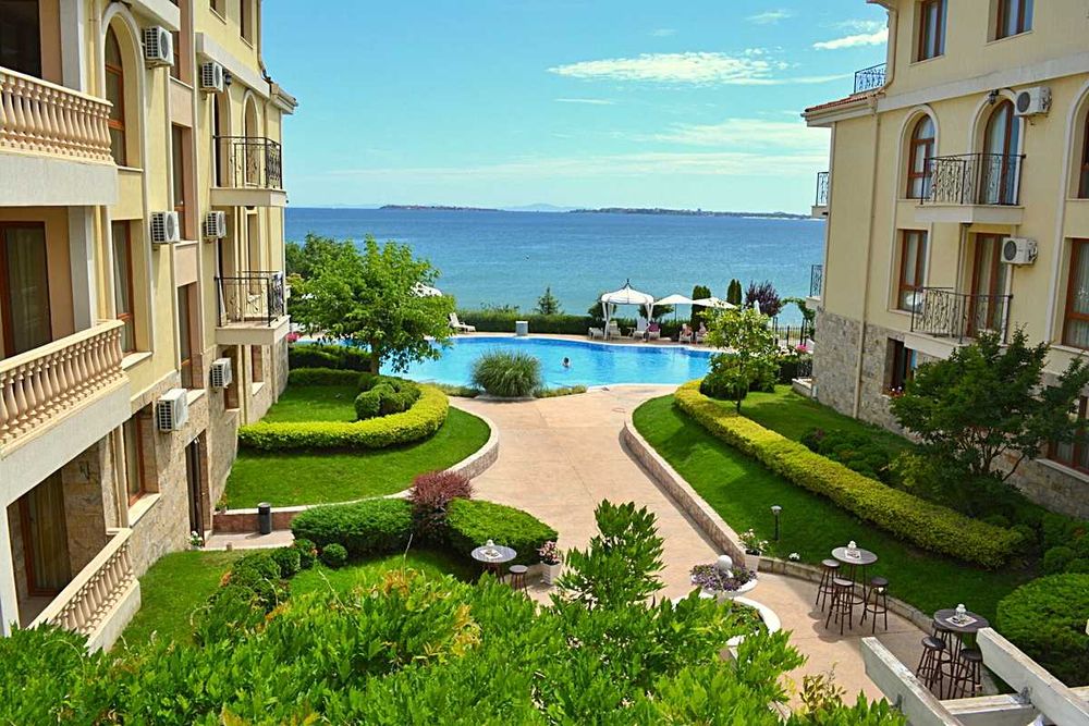 Продава се Двустаен апартамент в Свети Влас - 70 кв.м за 1899 €/кв.м - Снимка #13