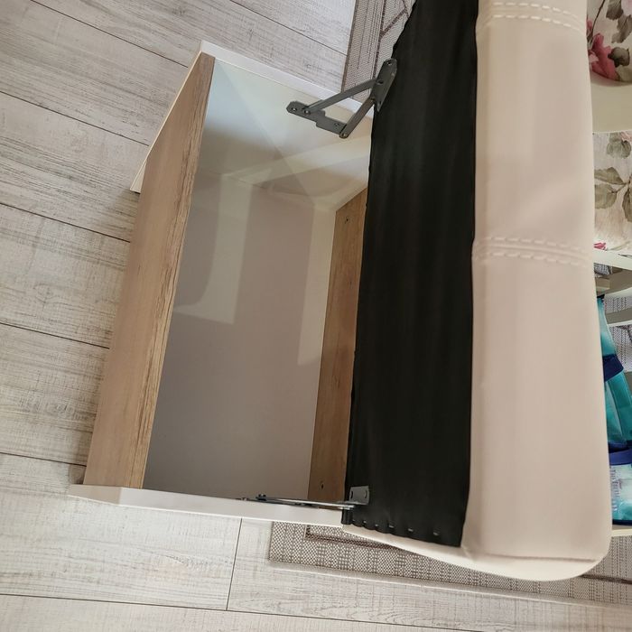 Табуретка-ракла с тапициран капак