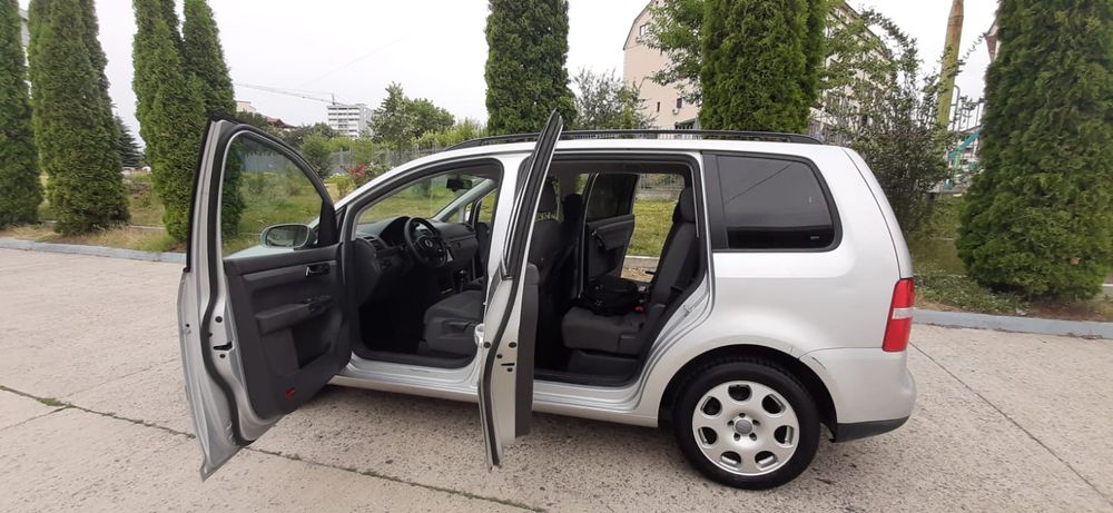 Vând Vw Touran 2006, unic proprietar pe România