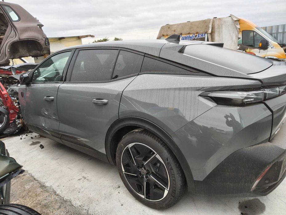 Peugeot 408 GT-LINE-ЗА ЧАСТИ