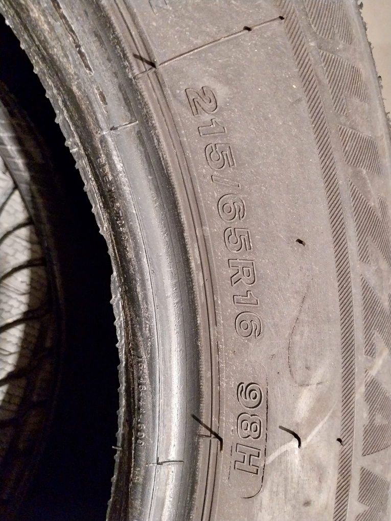 Anvelope Bridgestone 215/65r16