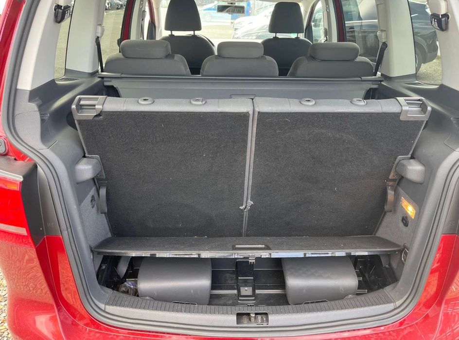 Volkswagen touran cross 2.0 tdi 7 locuri 
2.0.tdi 140.cp
231000km
Euro