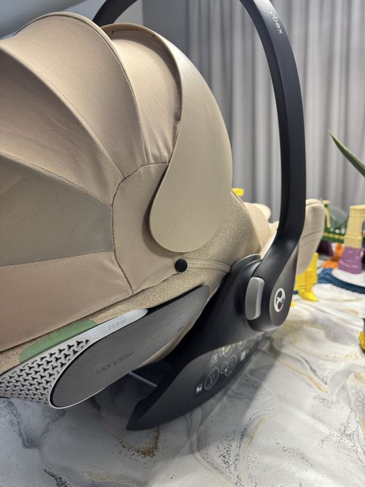 Cybex Scaun Auto Cloud T i-Size Plus - bej confortabil