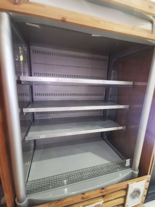 Хладилна витрина