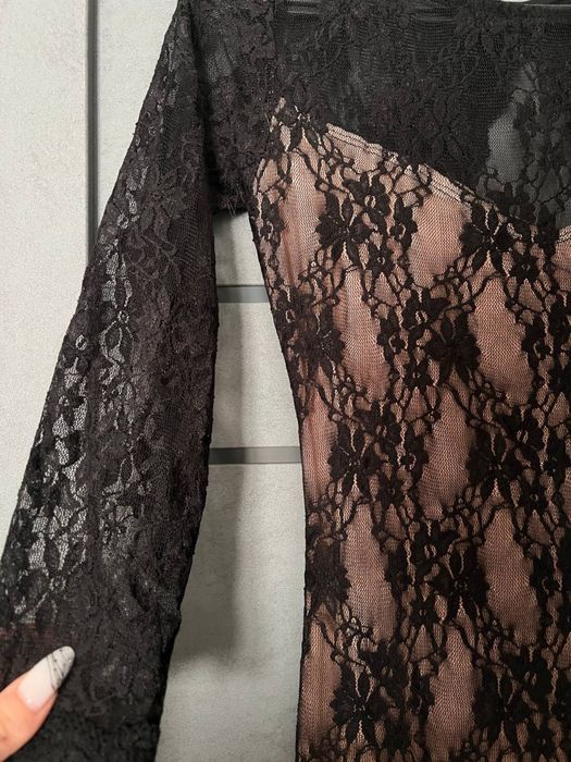 Гипюровое платье с открытой спинкой