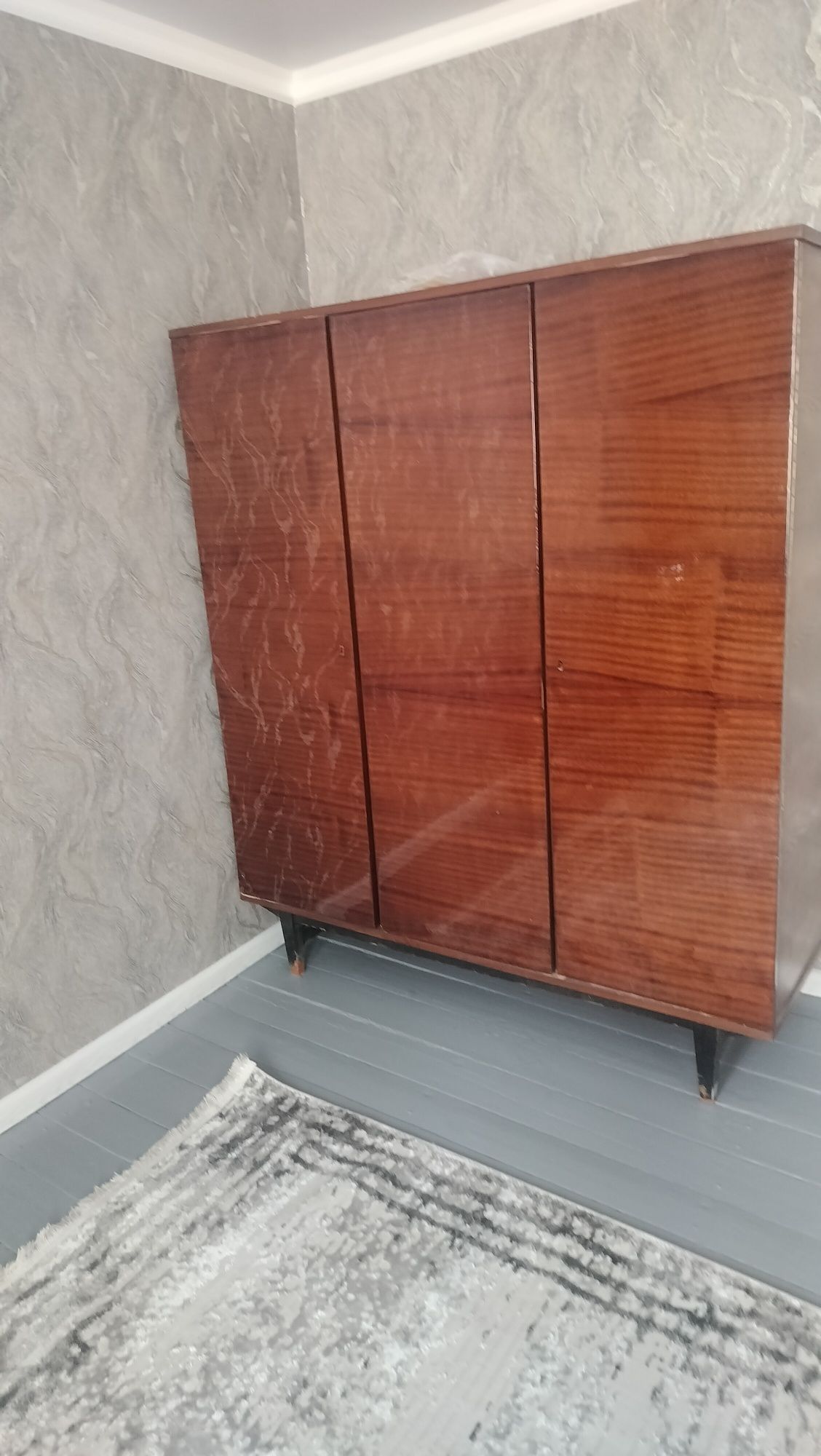 Продам шкаф срочно