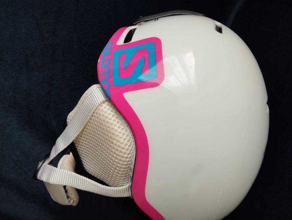 2 бр. каски  за ски и сноуборд - цена от 35 лв до 55 лв.