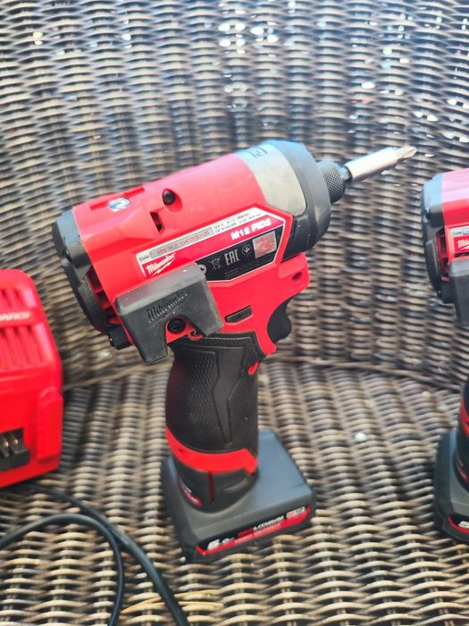 Set Milwaukee M12 5ah FPD2 FID 2 impact si autofiletanta