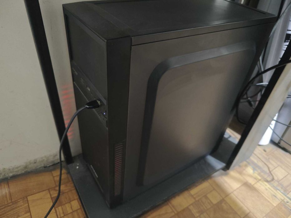 Budjetniy igravoy komputer h410,i3-10100,rx580,