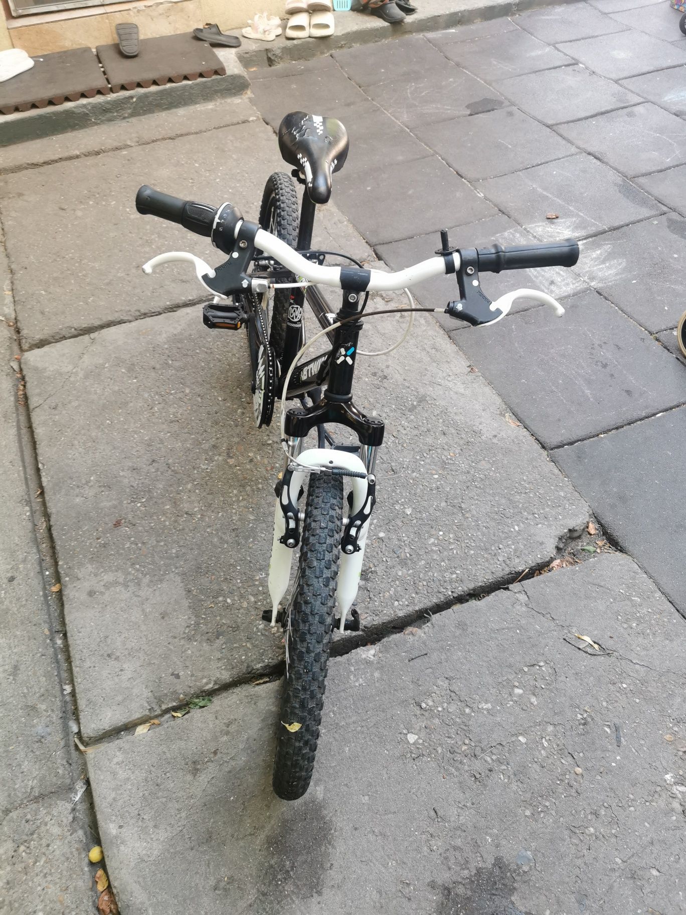 Bicicleta copii 5- 8 ani