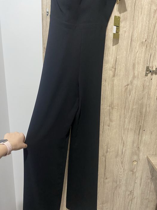 Salopetă elegantă de ocazie, nouă, mărimea M, pe un umăr