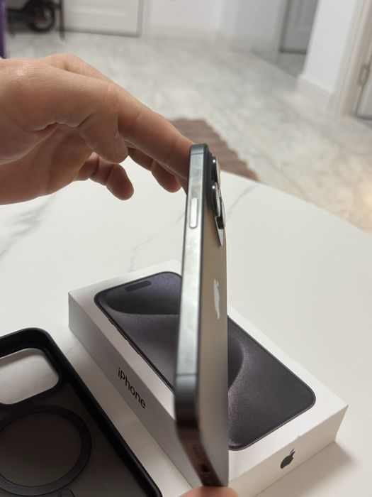 Vand Iphone 15 Pro 128GB Black Fullbox in garantie