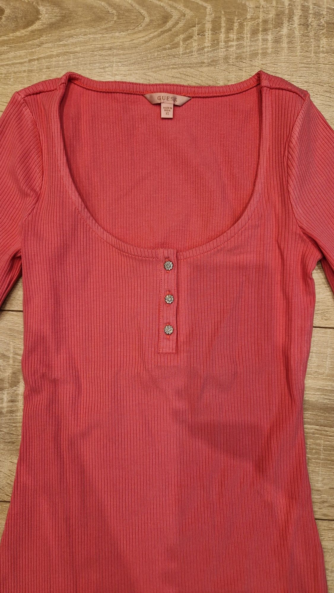 Нова блуза Guess