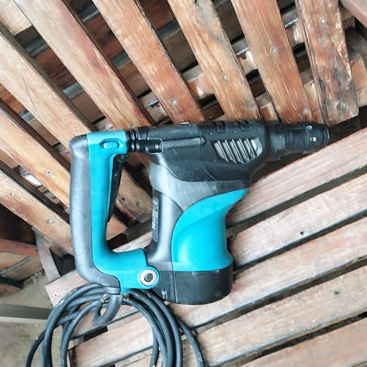 Перфоратор SDS-Plus MAKITA HR2811FT