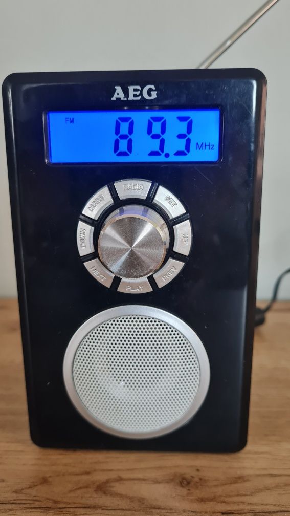 Цифрово радио с Bluetooth и АUX вход.