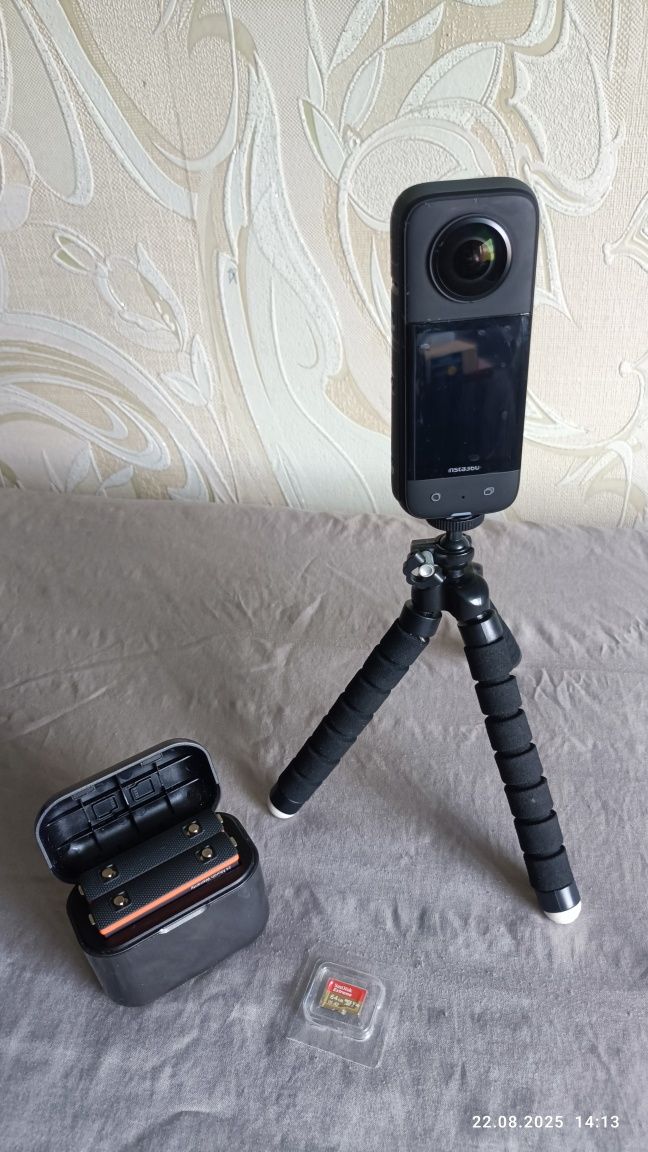 Продам камеру Insta 360 x3.