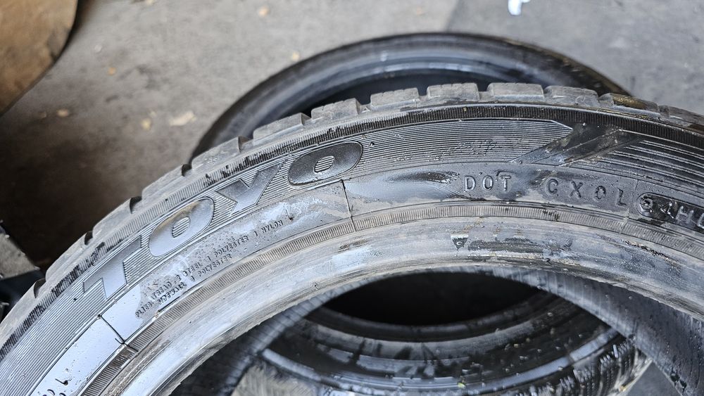 Зимни гуми 2бр.  235/45/17 TOYO