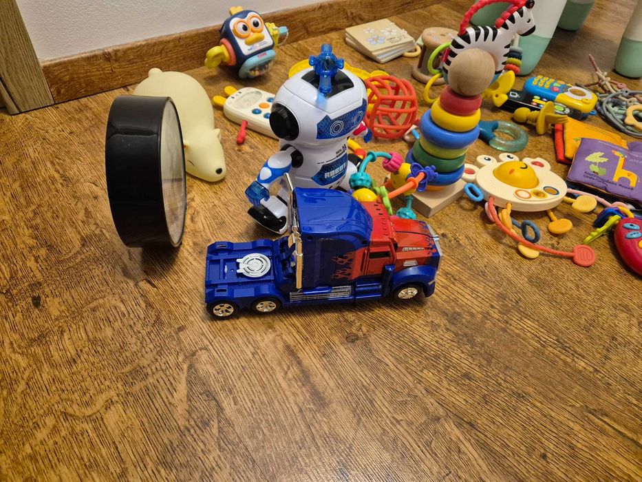 Vand jucarii ...multe si functionale si frumoase si utile