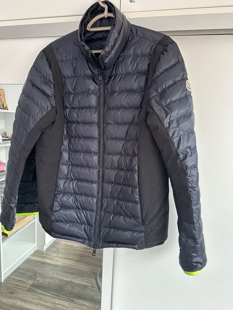 Мъжко якеMoncler