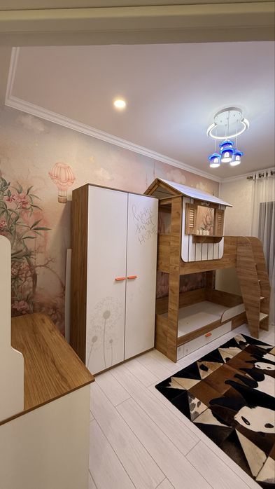 Ховли , котедж сотилади 1.2 сотик 2 етаз 130 кв барча мебел техникаси