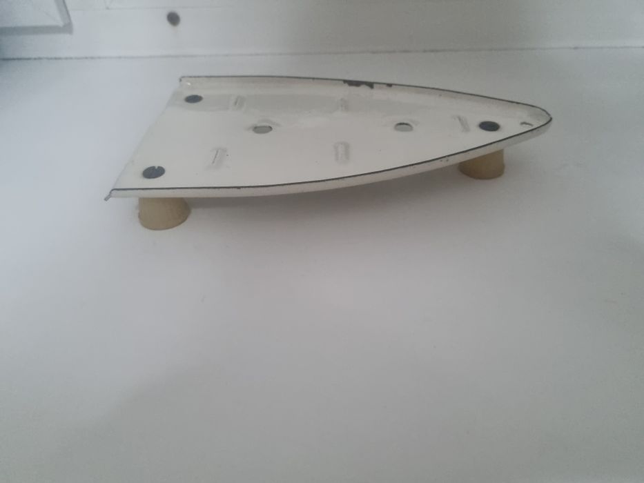 Продам подставку эмалированную под утюг