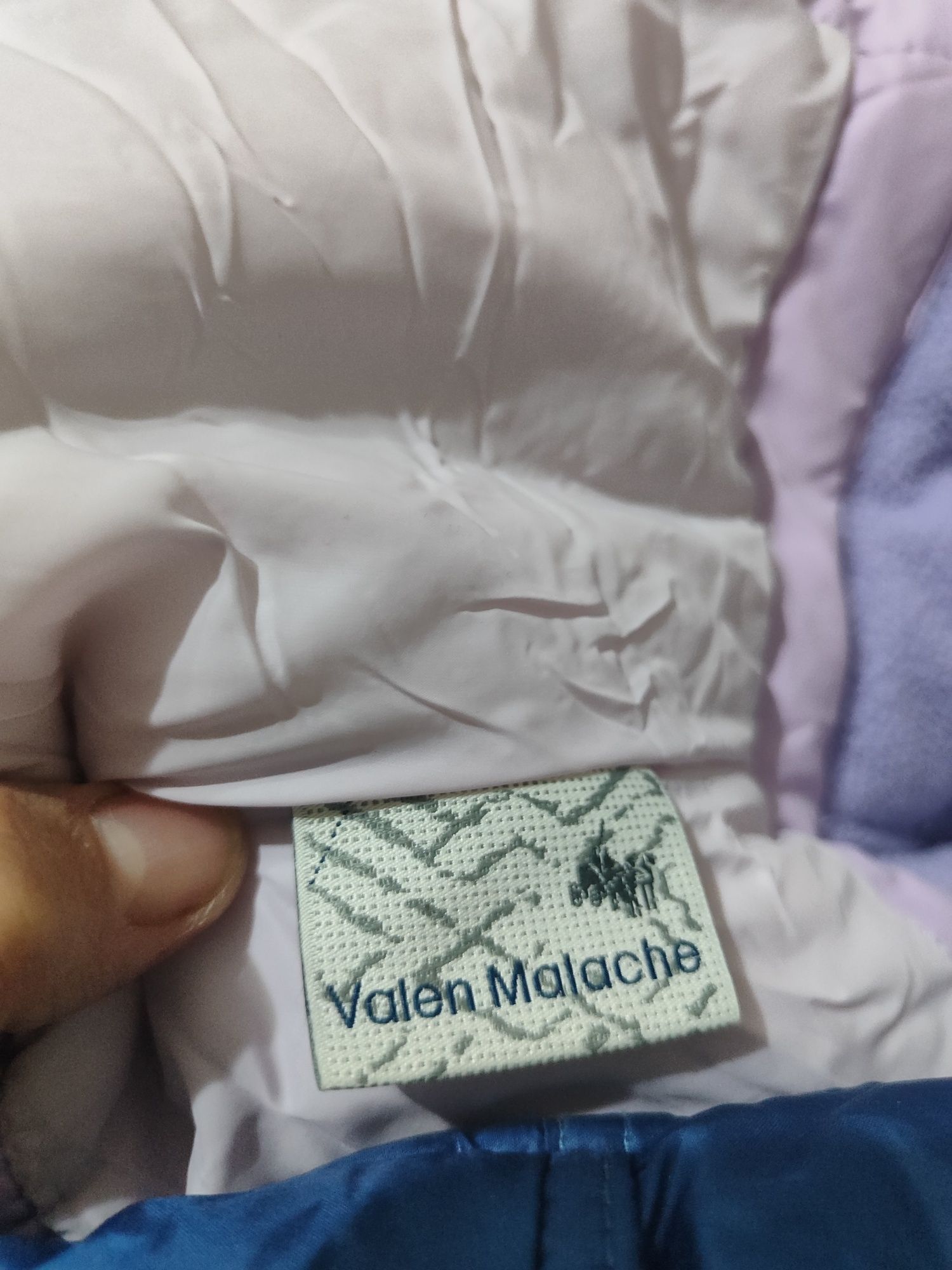 Продаю зимний комбенизон для девочек 2-4 года