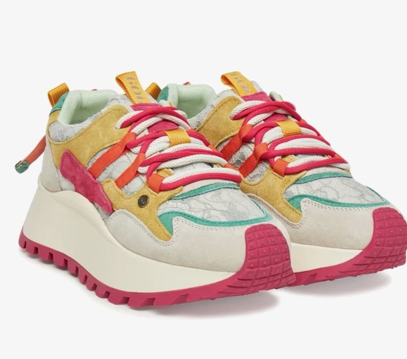 Чисто нови дамски маратонки GOE