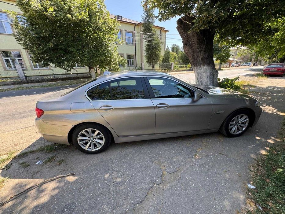 BMW Seria 5 F10 2011
