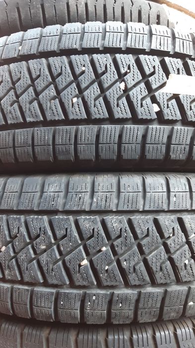 Anvelope 215/70r15c iarnă profil 8mm, preț 260 lei bucata