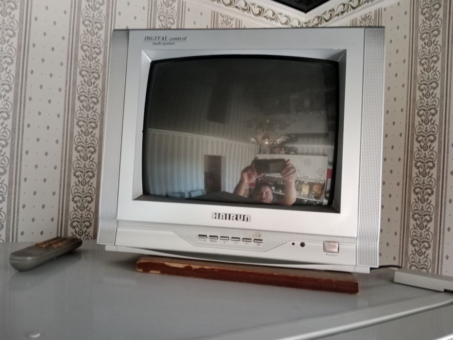 Продам телевизор маленький за 5000