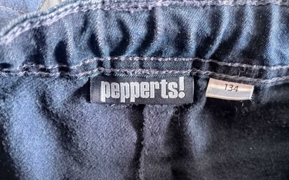 Джинсы на мальчика 134 р-р. Плотные, фирменные.