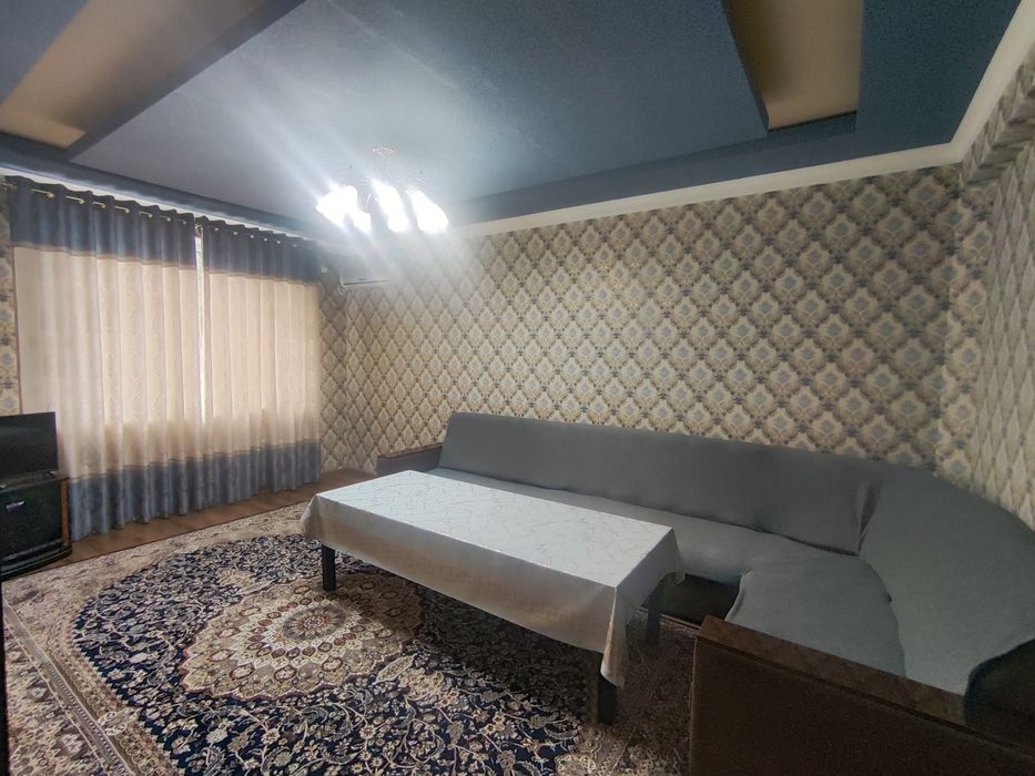 Сдаётся 2х комнатная квартира в центре города.