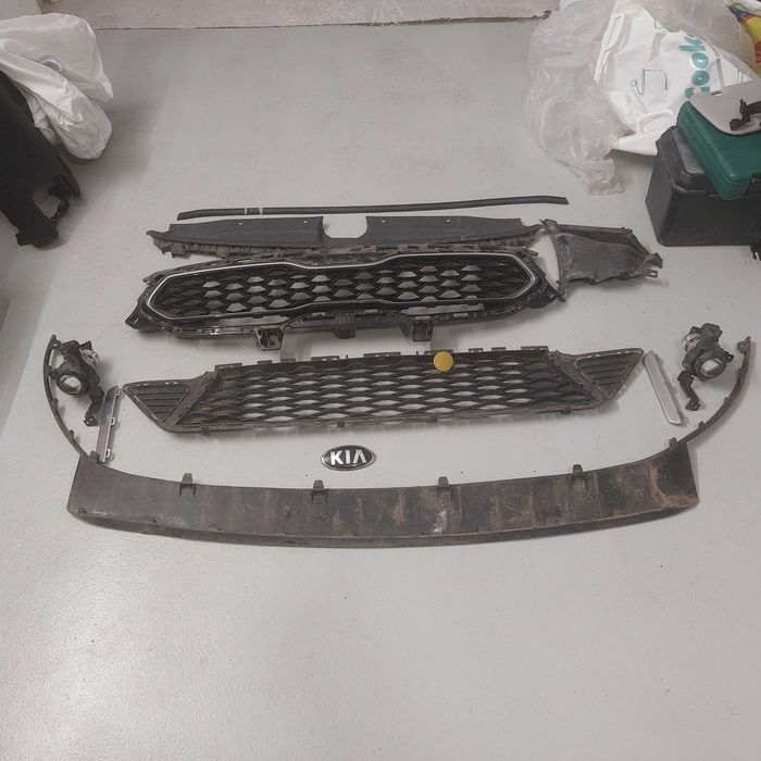Преден капак решетки и халогени KIA CEED, PROCEED