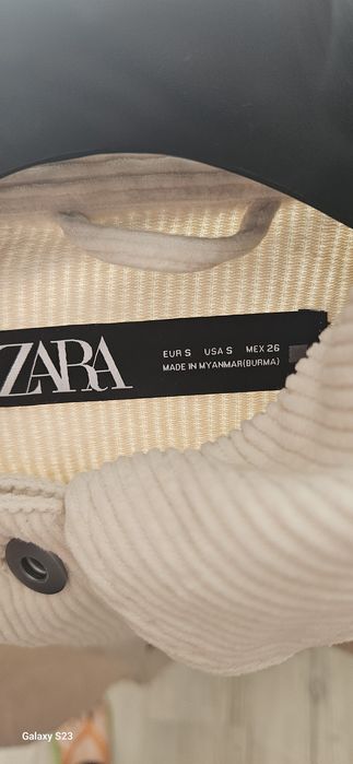 Яке Zara  джинсово.