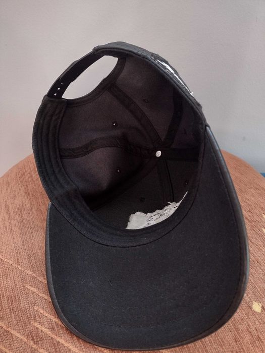 Оригинална, нова шапка на МБТ