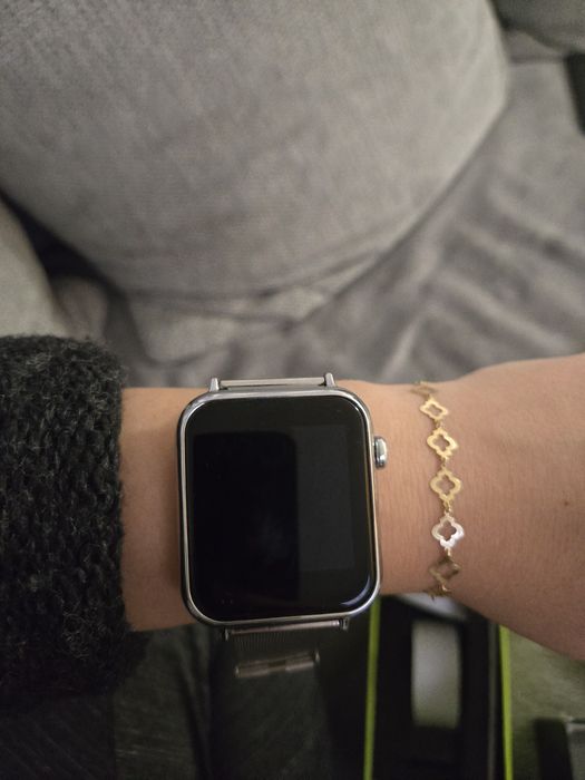 Vând  ceas nou si bijuterii din argint