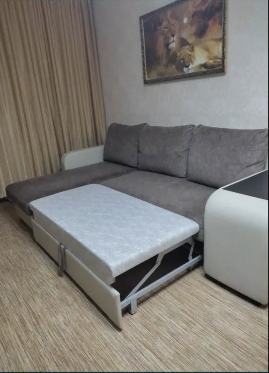 Продам диван угловой