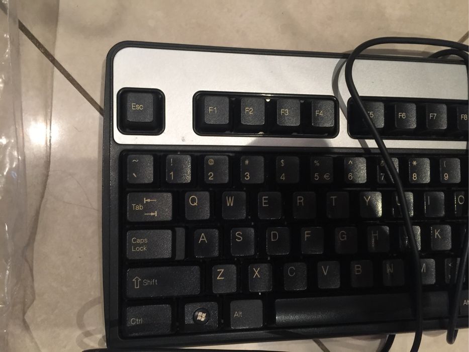 PC,Компютър и екран HP+клавиатура и мишка Hewlett-Packard