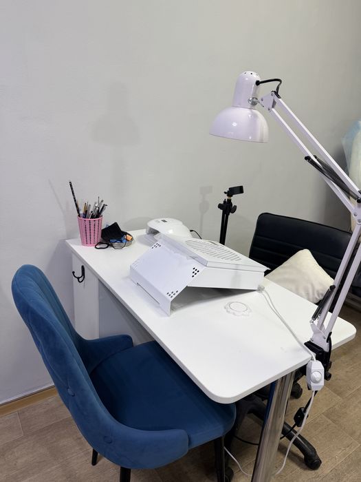 Сдам в аренду маникюрный стол