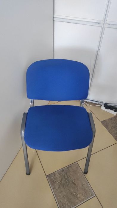 СРОЧНО! ПРОДАМ! Пуфик, стол стул, дет.стол и стул